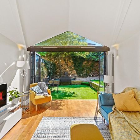3 Bedroom Mews Home - Clapham Common - Free Private Parking - Sleeps 5 - Newly Refurbished - Sweetpea & Pillow Properties London Eksteriør billede