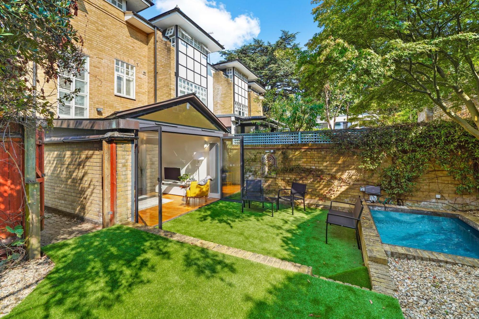 3 Bedroom Mews Home - Clapham Common - Free Private Parking - Sleeps 5 - Newly Refurbished - Sweetpea & Pillow Properties London Eksteriør billede