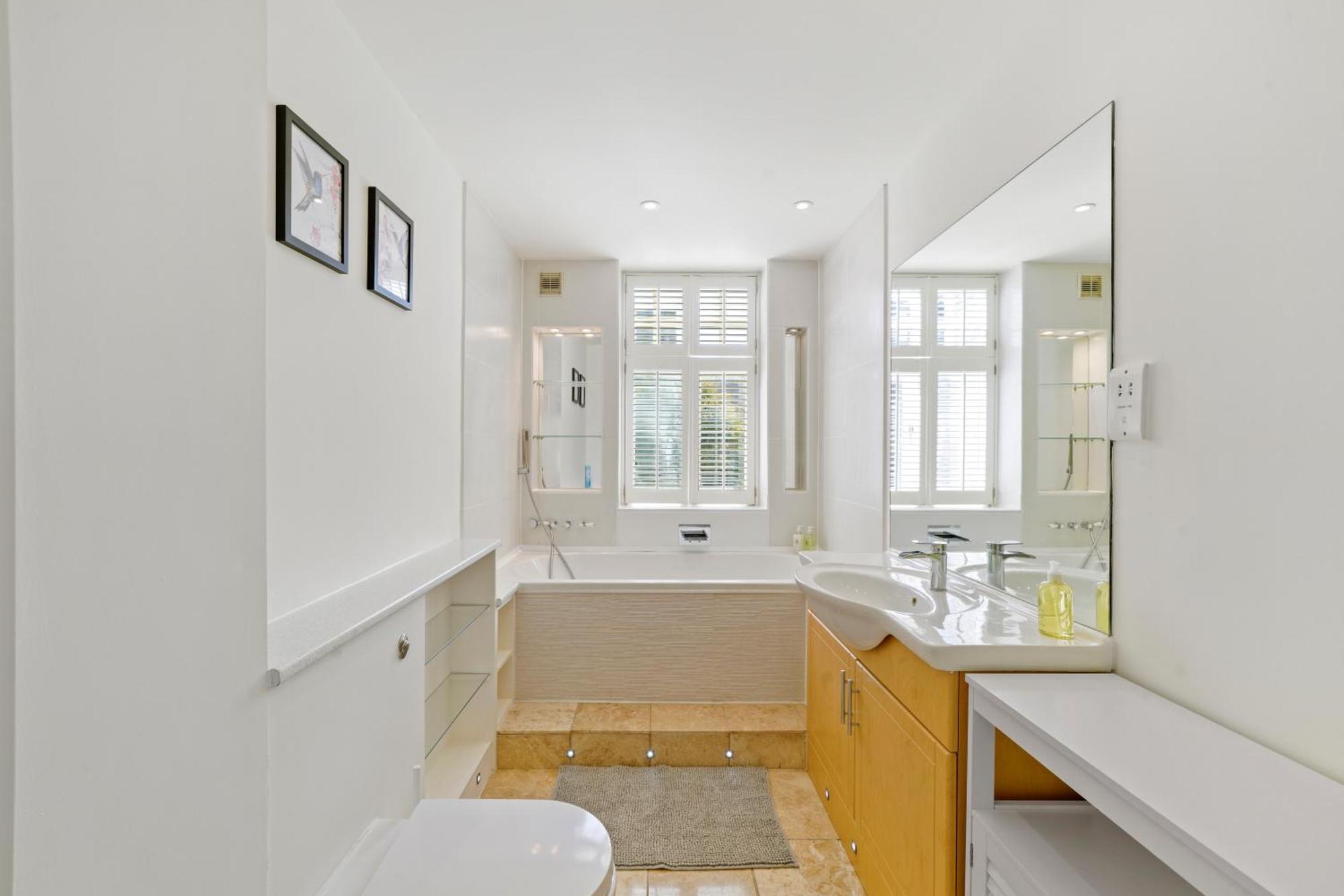 3 Bedroom Mews Home - Clapham Common - Free Private Parking - Sleeps 5 - Newly Refurbished - Sweetpea & Pillow Properties London Eksteriør billede