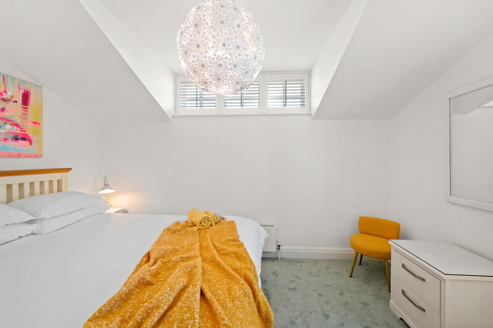 3 Bedroom Mews Home - Clapham Common - Free Private Parking - Sleeps 5 - Newly Refurbished - Sweetpea & Pillow Properties London Eksteriør billede