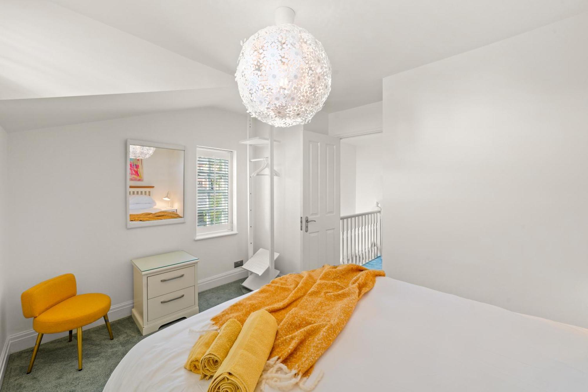 3 Bedroom Mews Home - Clapham Common - Free Private Parking - Sleeps 5 - Newly Refurbished - Sweetpea & Pillow Properties London Eksteriør billede