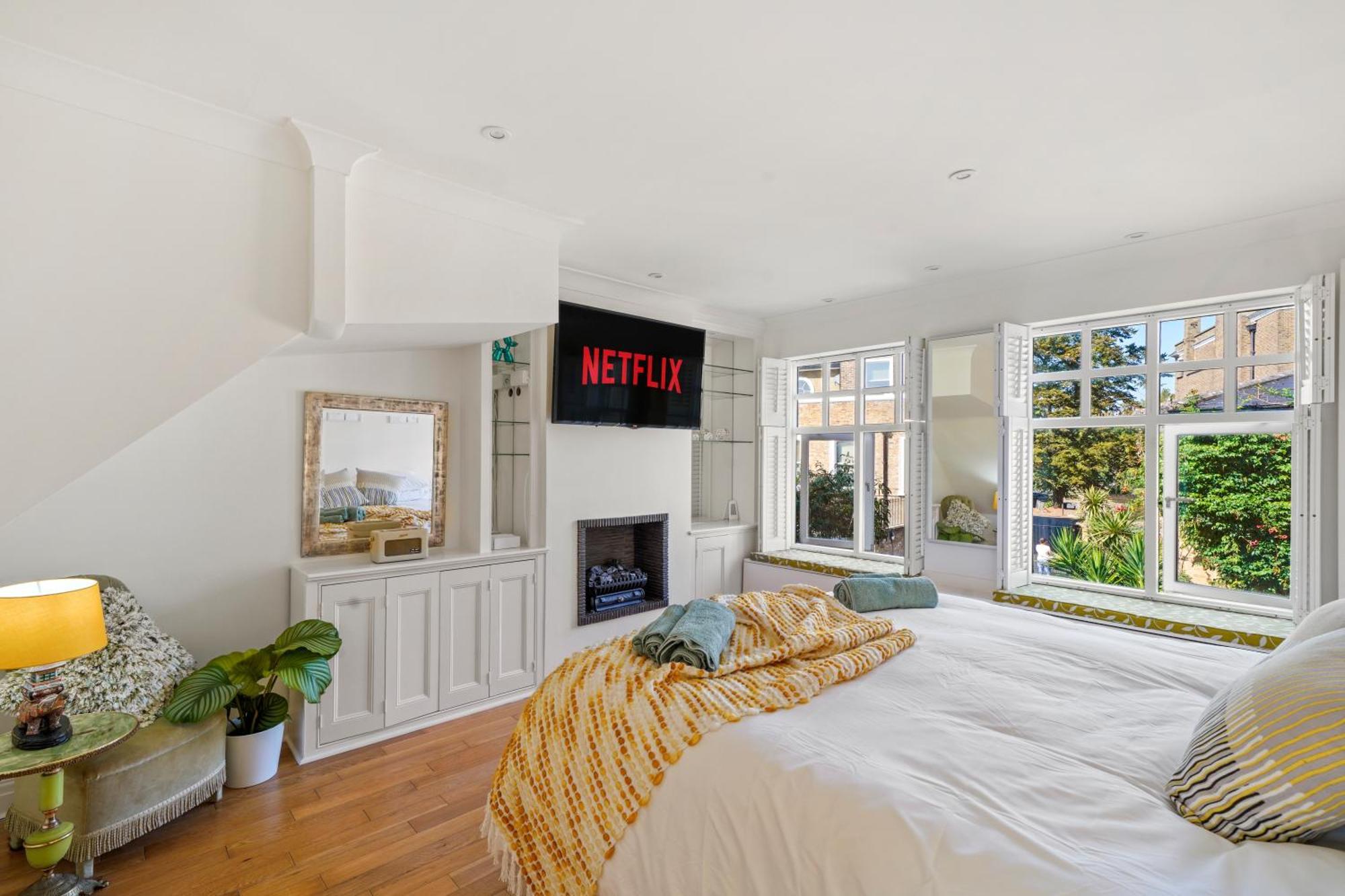3 Bedroom Mews Home - Clapham Common - Free Private Parking - Sleeps 5 - Newly Refurbished - Sweetpea & Pillow Properties London Eksteriør billede
