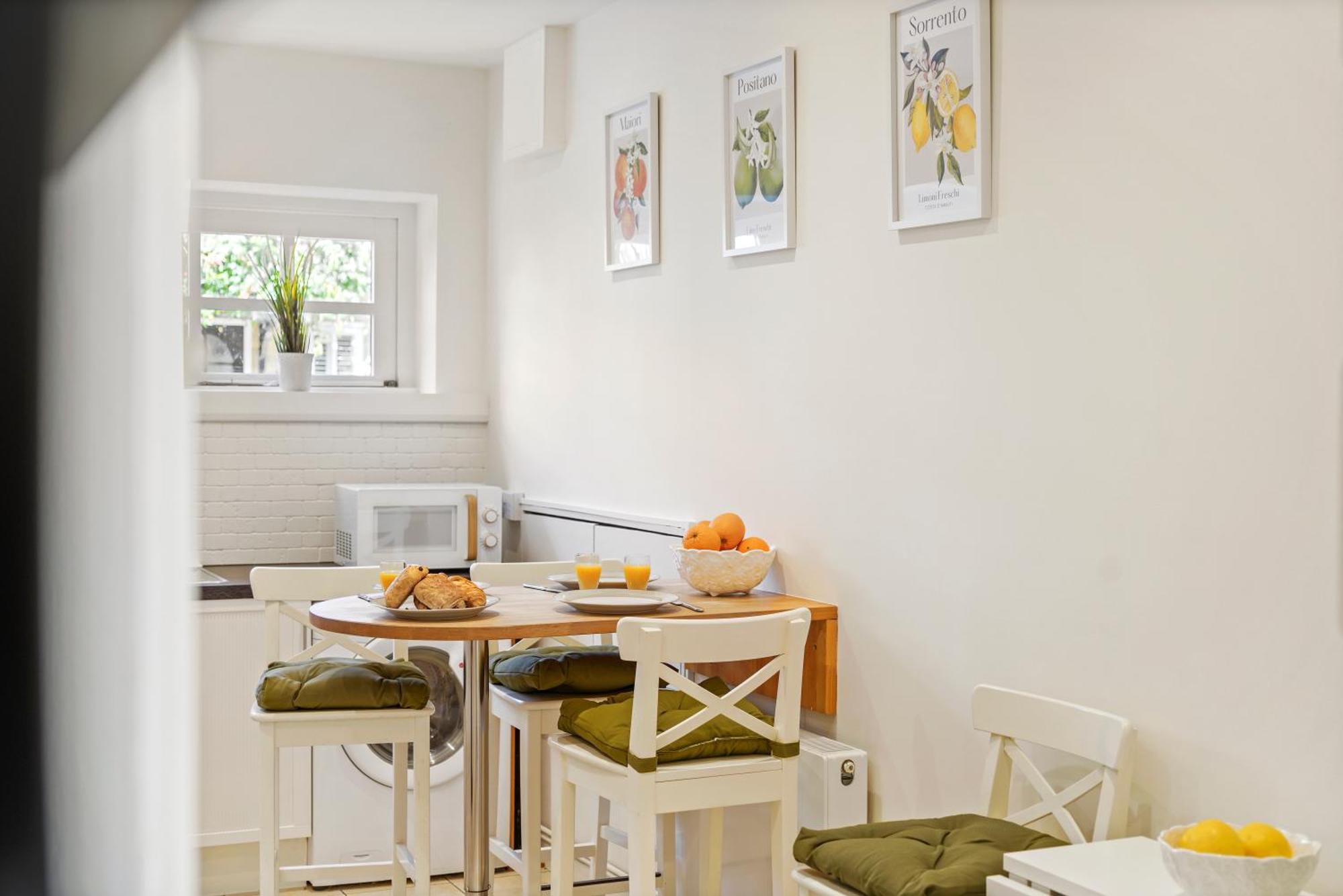 3 Bedroom Mews Home - Clapham Common - Free Private Parking - Sleeps 5 - Newly Refurbished - Sweetpea & Pillow Properties London Eksteriør billede
